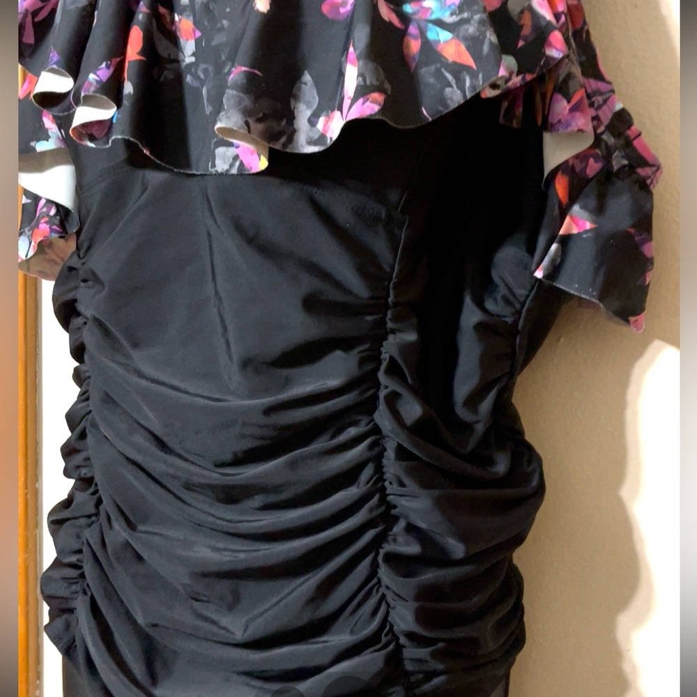 🌼TORRID Ruffle Trim Off-The-Shoulder Ruched Swimsuit🌼 - Picture 13 of 15